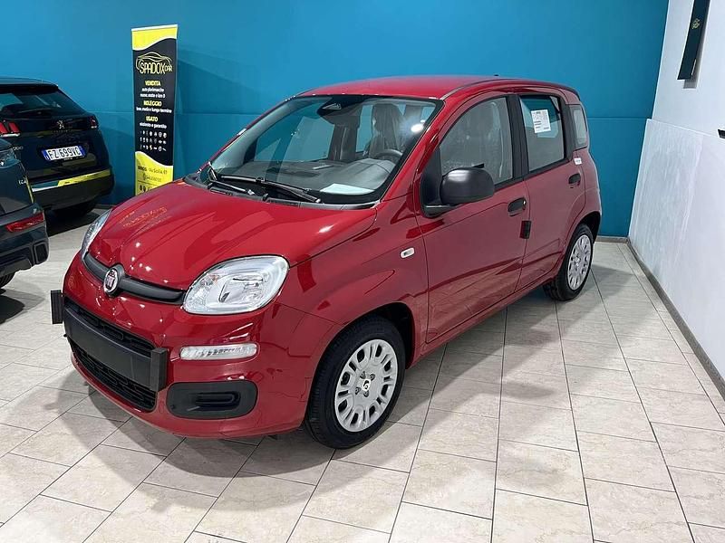 Nuova Fiat Panda 69 CV (50 kW) 2025 Rosso Utilitaria