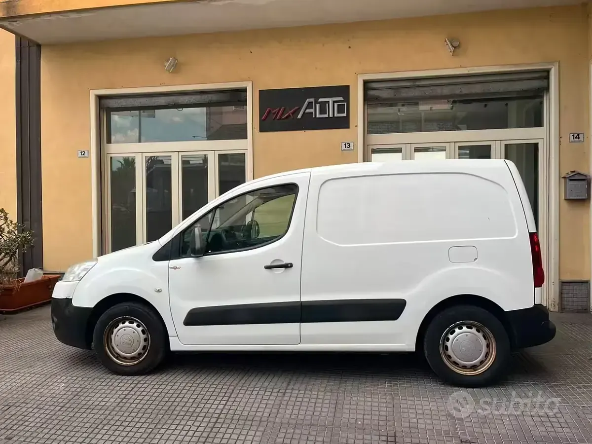 Usata Peugeot Partner 90 CV (66 kW) 2011 Bianco