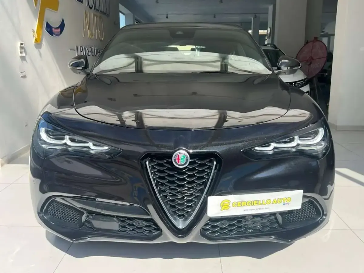 Usata Alfa Romeo Stelvio Ti 209 CV (153 kW) 2024 Antracite pastello SUV