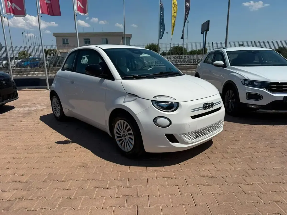Nuova Fiat 500 Pop 69 CV (50 kW) 2026 Bianco Berlina