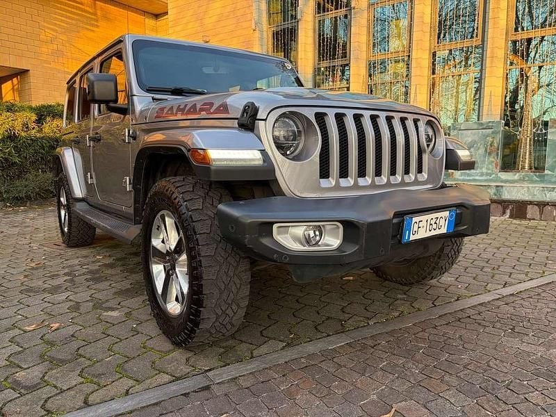 Usata Jeep Wrangler Unlimited Sahara 200 CV (147 kW) 2018 Argento SUV