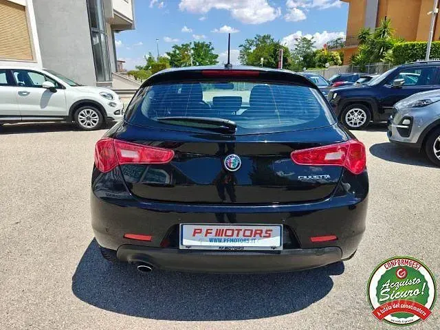 Usata Alfa Romeo Giulietta Super 120 CV (88 kW) 2017 Nero Utilitaria