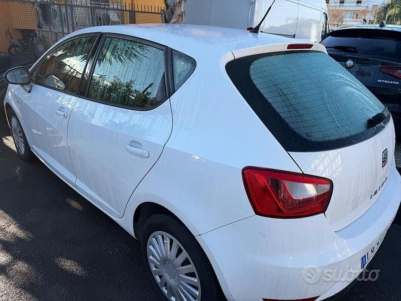 Bianco Usata 2015 Seat Ibiza Style Tre volumi | 4500 € (Super prezzo) - Immagine 1/4