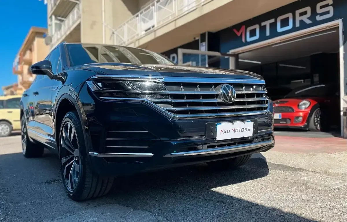 Usata VW Touareg Atmosphere 286 CV (210 kW) 2023 Blu SUV