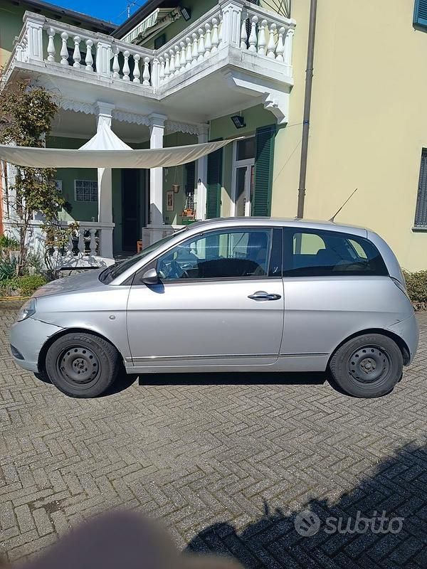 Usata Lancia Ypsilon 60 CV (44 kW) 2008 Grigio Utilitaria