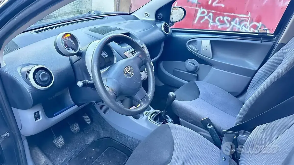 Usata Toyota Aygo 68 CV (50 kW) 2008 Grigio Utilitaria