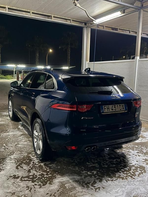 Usata Jaguar F-Pace Prestige 180 CV (132 kW) 2017 Blu SUV