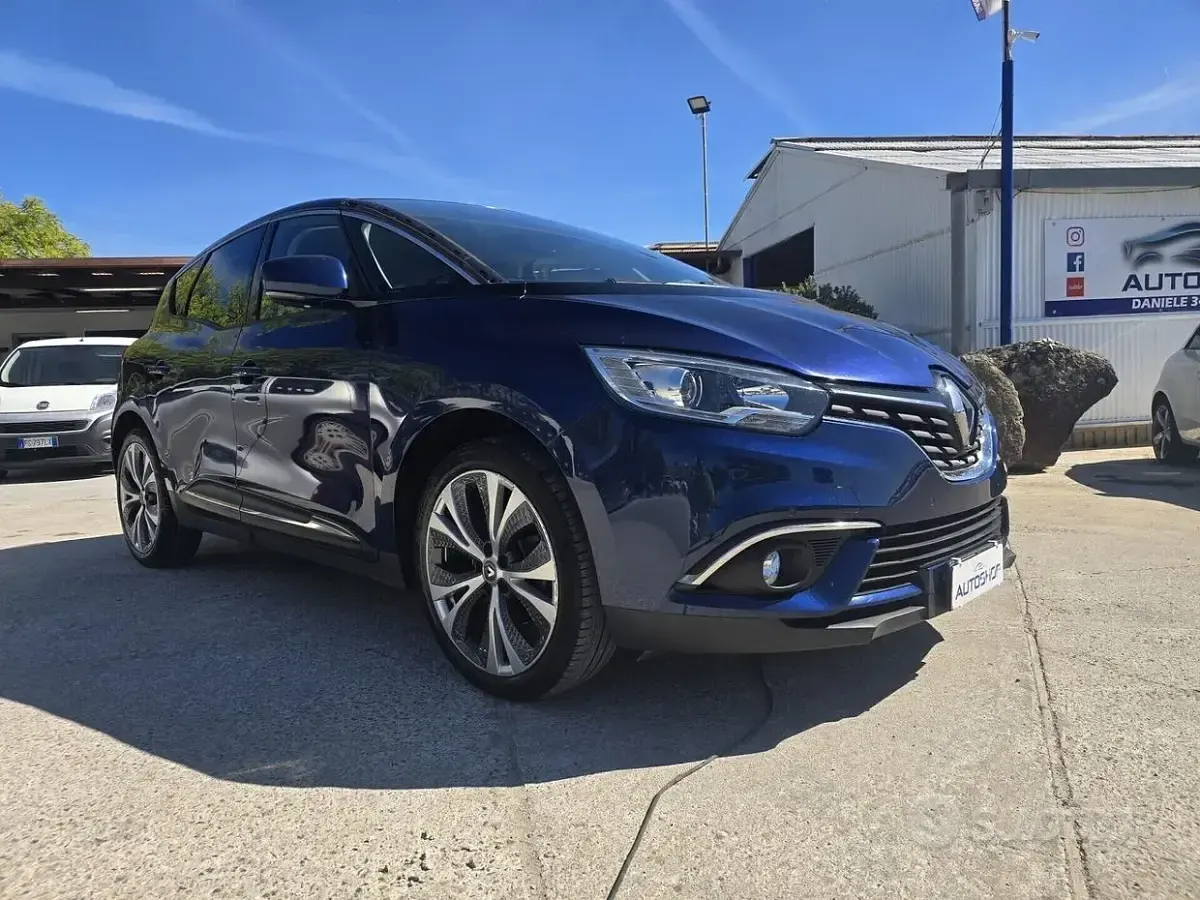 Usata Renault Scénic 110 CV (80 kW) 2017 Blu Monovolume