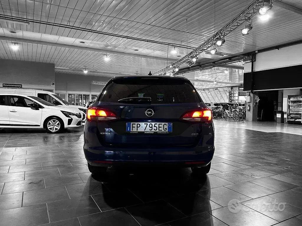 Usata Opel Astra Innovation 136 CV (100 kW) 2018 Blu Station wagon