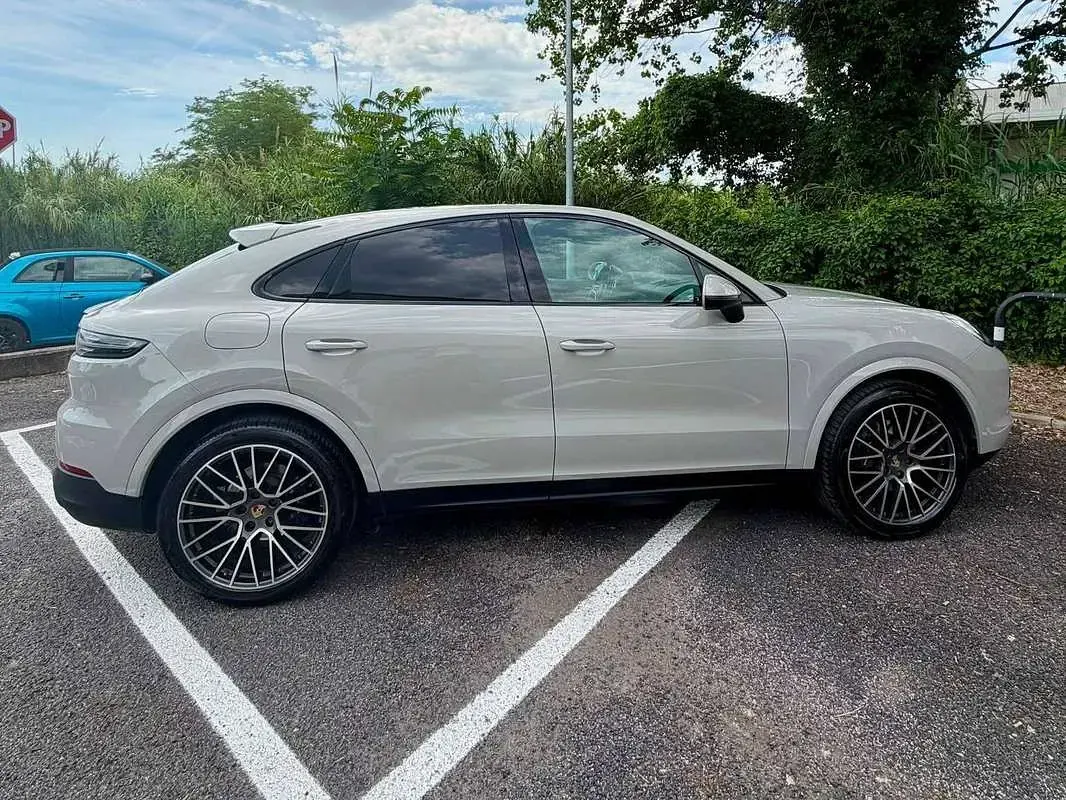 Usata Porsche Cayenne 340 CV (250 kW) 2022 Grigio SUV