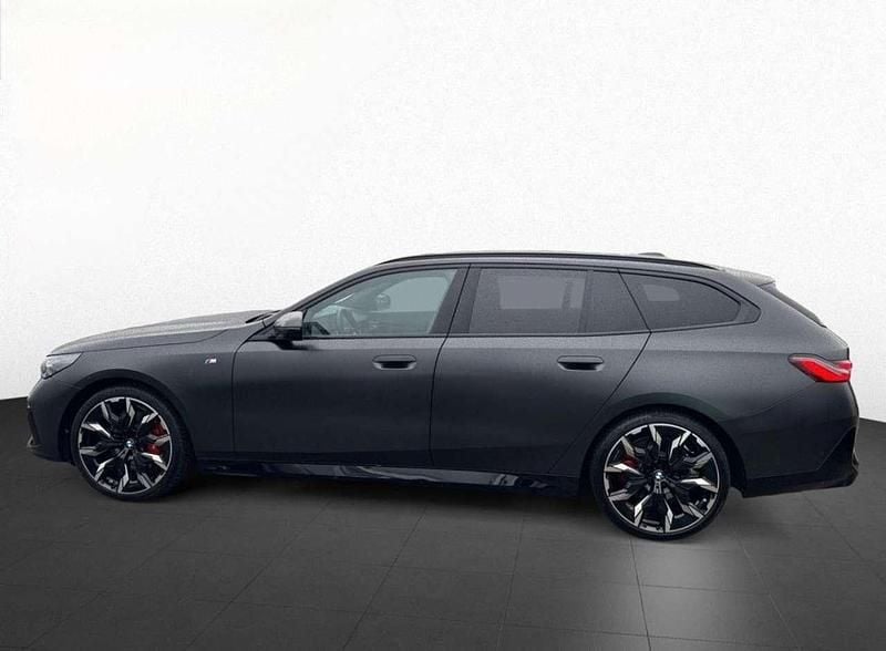 Usata BMW 540 M Sport 303 CV (222 kW) 2025 Frozen deep grey Station wagon