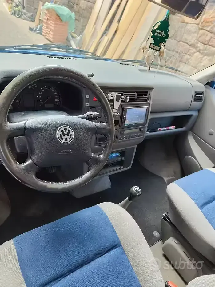 Usata VW Multivan 151 CV (111 kW) 2001 Bluazzurro Monovolume