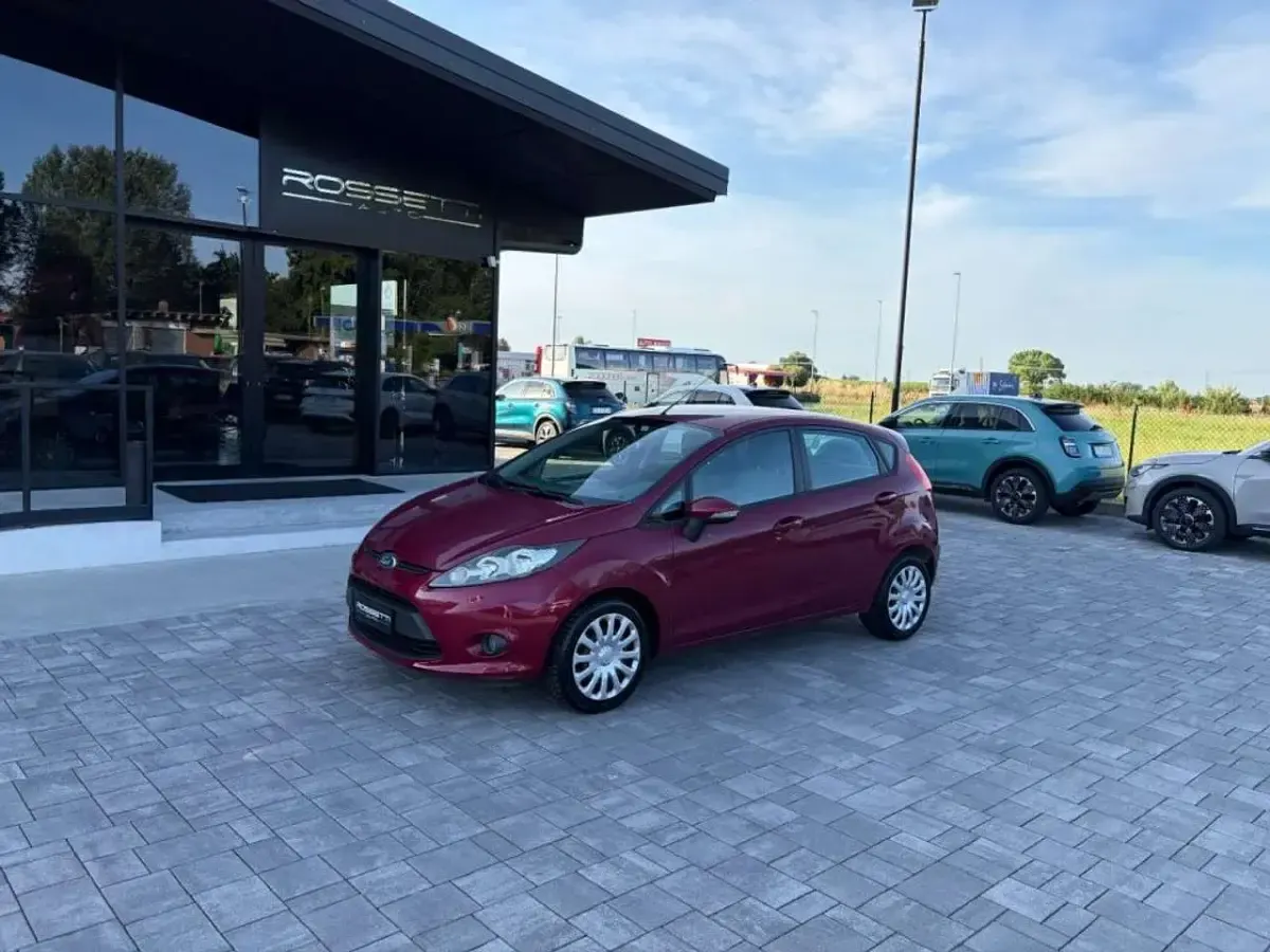 Usata Ford Fiesta 68 CV (50 kW) 2010 Bordeaux Berlina