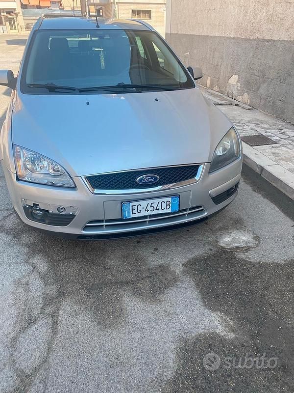 Grigio Usata 2006 Ford Focus Station wagon | 1000 € (Ottimo prezzo) - Immagine 1/4