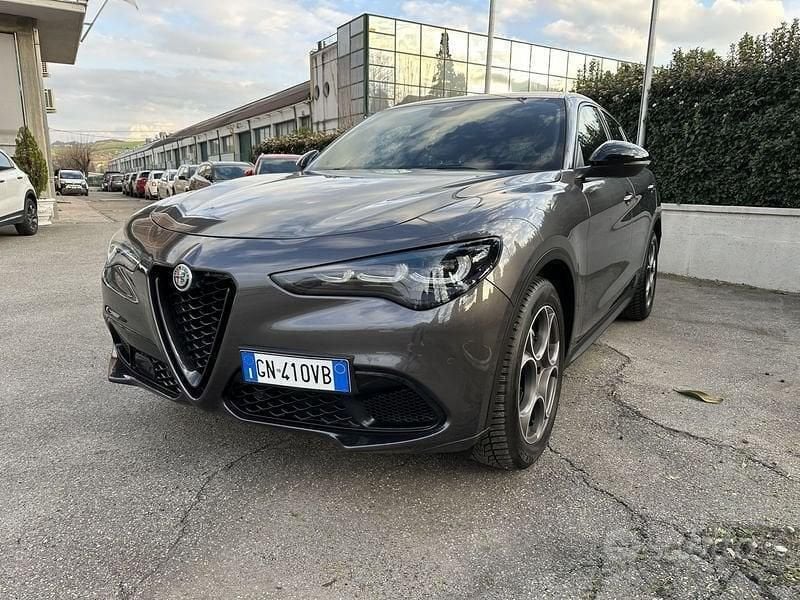 Usado Alfa Romeo Stelvio Ti 210 HP (154 kW) 2023 SUV