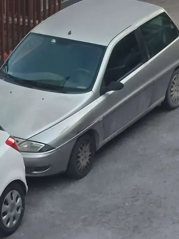 Usata Lancia 2000 60 CV (44 kW) 2003 Berlina
