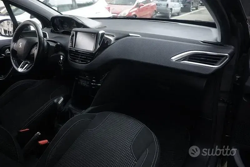 Usata Peugeot 208 Allure 82 CV (60 kW) 2017 Grigio scuro Utilitaria