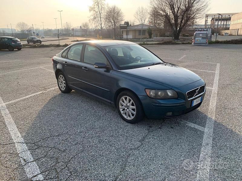 Usata Volvo S40 150 CV (110 kW) 2005 Blu Berlina