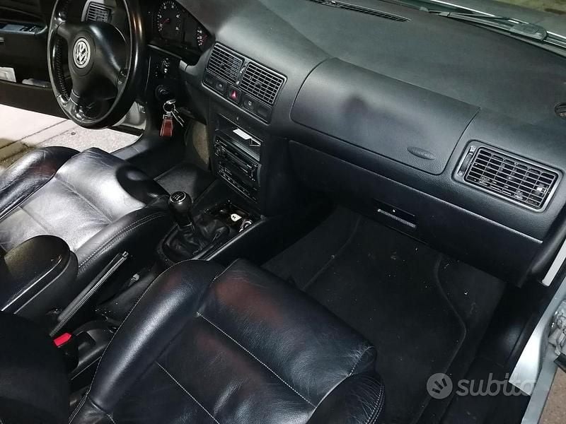 Usata VW Golf IV 110 CV (80 kW) 2001 Utilitaria
