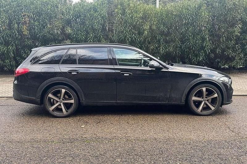 Usata Mercedes C220 Premium 200 CV (147 kW) 2023 Nero Station wagon
