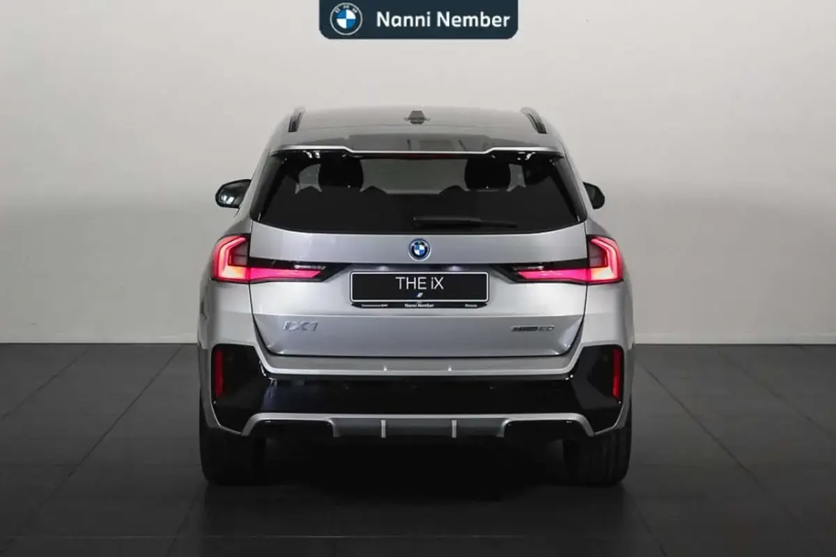 Usata BMW iX1 M Sport 150 kW (204 CV) 2025 Space silver metallizzato SUV