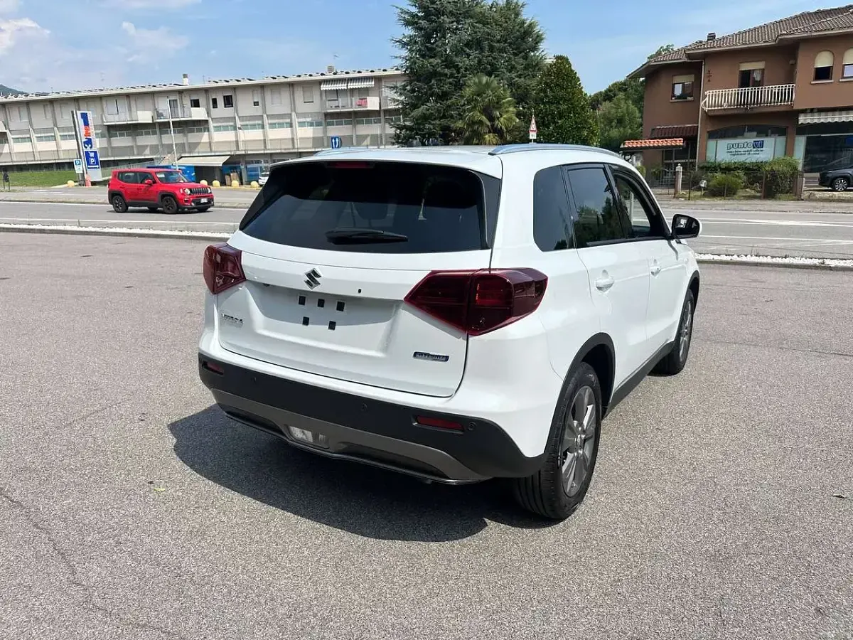 Usata Suzuki Vitara Cool 110 CV (80 kW) 2025 Bianco SUV