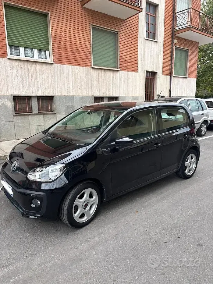 Usata VW up! 60 CV (44 kW) 2018 Nero Utilitaria