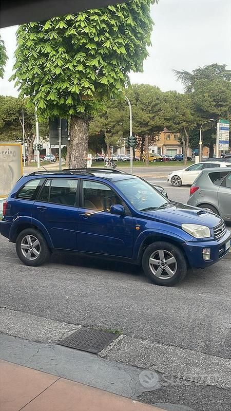 Usata Toyota RAV4 116 CV (85 kW) 2003 Blu SUV