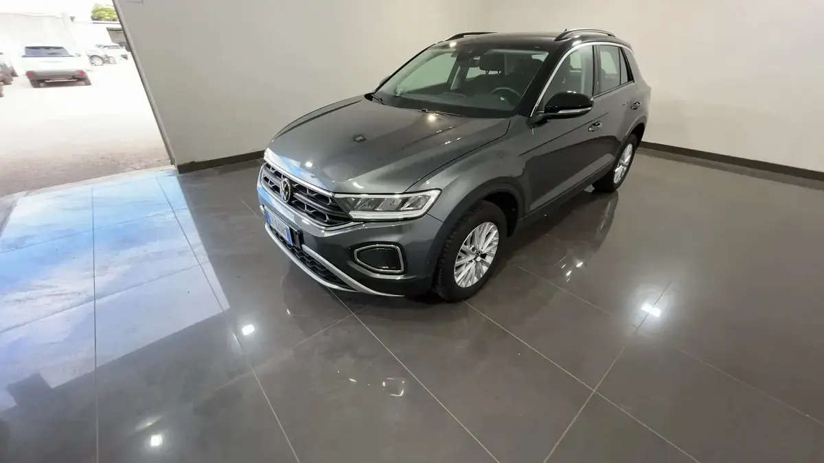 Usata VW T-Roc Life 115 CV (84 kW) 2025 Grigio SUV