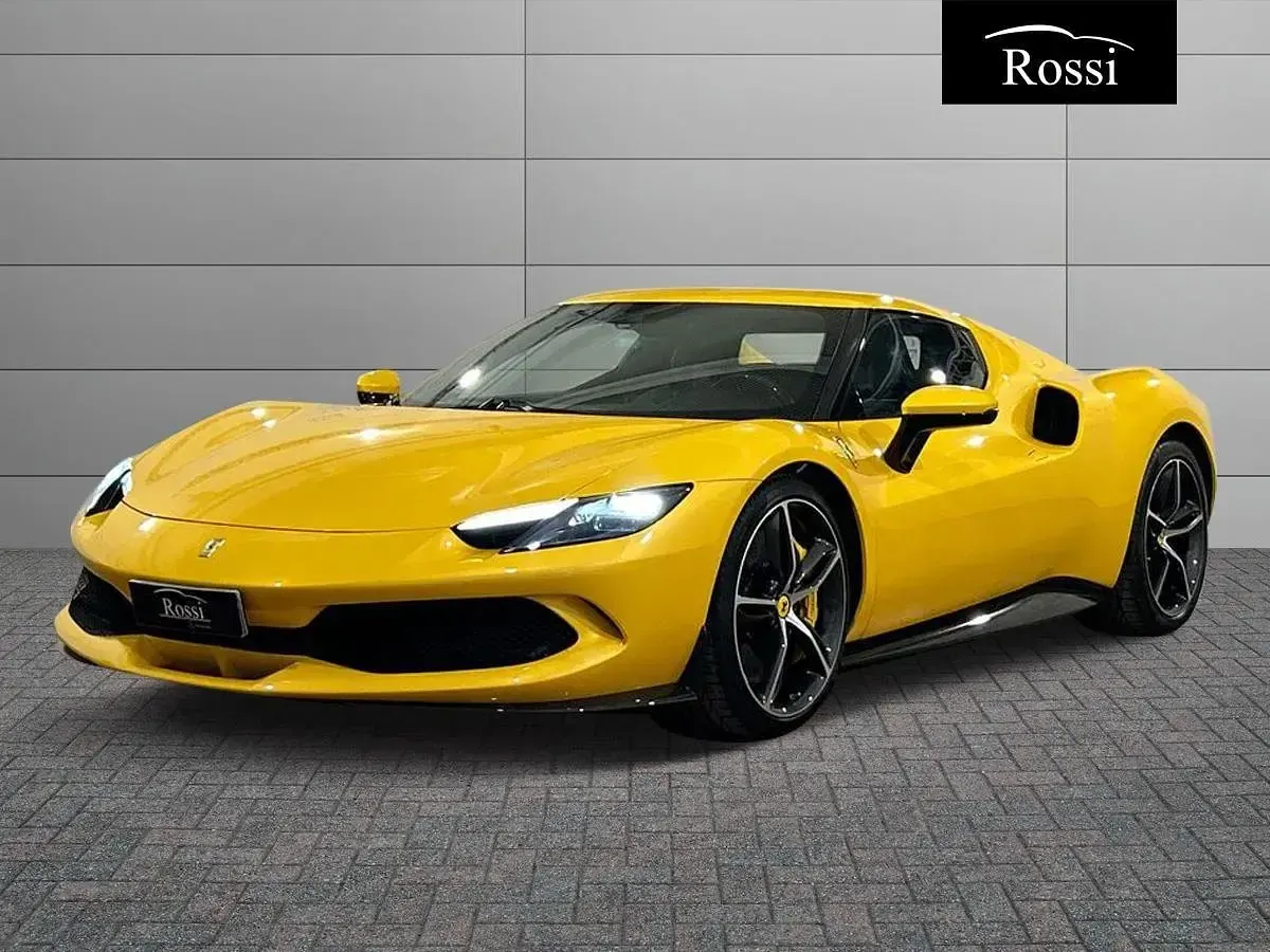Usata Ferrari 296 664 CV (488 kW) 2022 Coupé