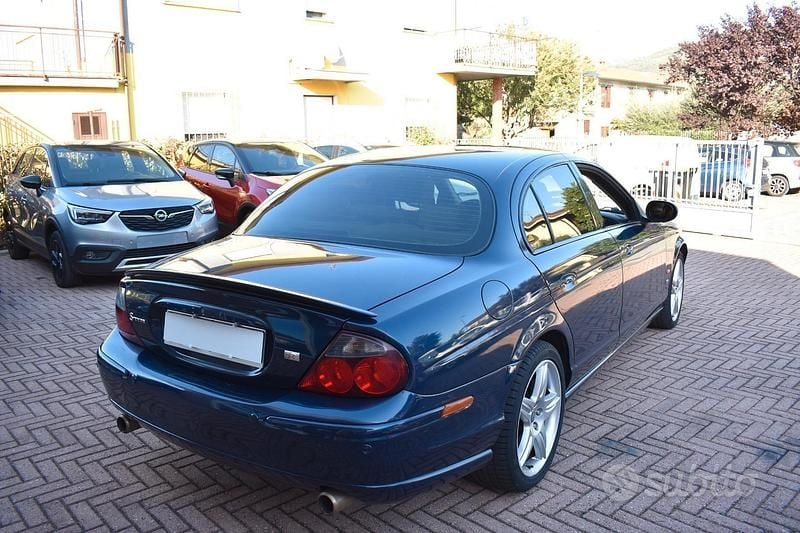 Usata Jaguar S-Type R 396 CV (291 kW) 2002 Blu Berlina