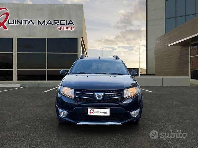 Nero Usata 2013 Dacia Sandero Stepway Tre volumi | 3490 € (Super prezzo) - Immagine 1/4