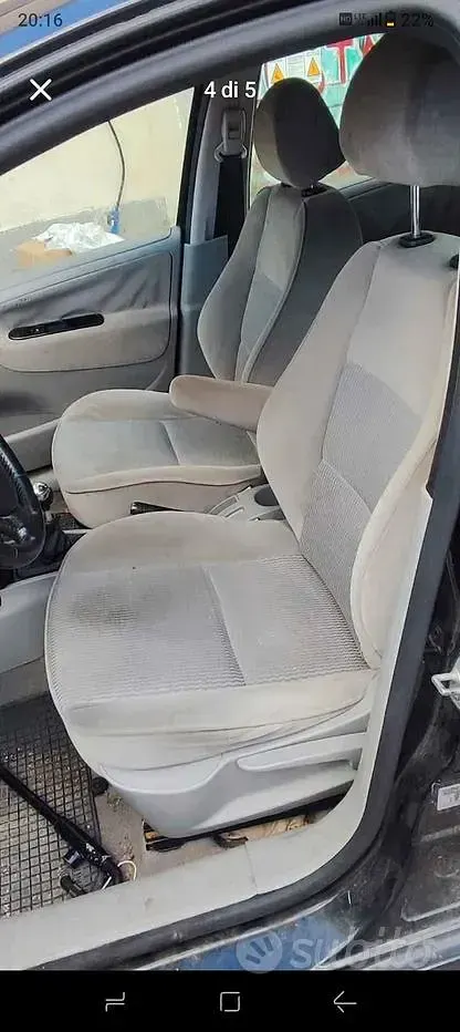 Usata Peugeot 207 2007 Nero Utilitaria
