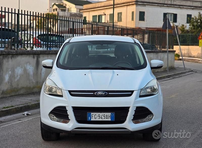 Usata Ford Kuga Titanium 140 CV (102 kW) 2015 Bianco SUV