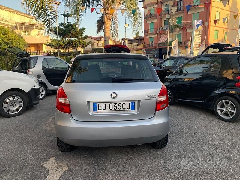 Usata Skoda Fabia 80 CV (58 kW) 2011 Grigio Berlina