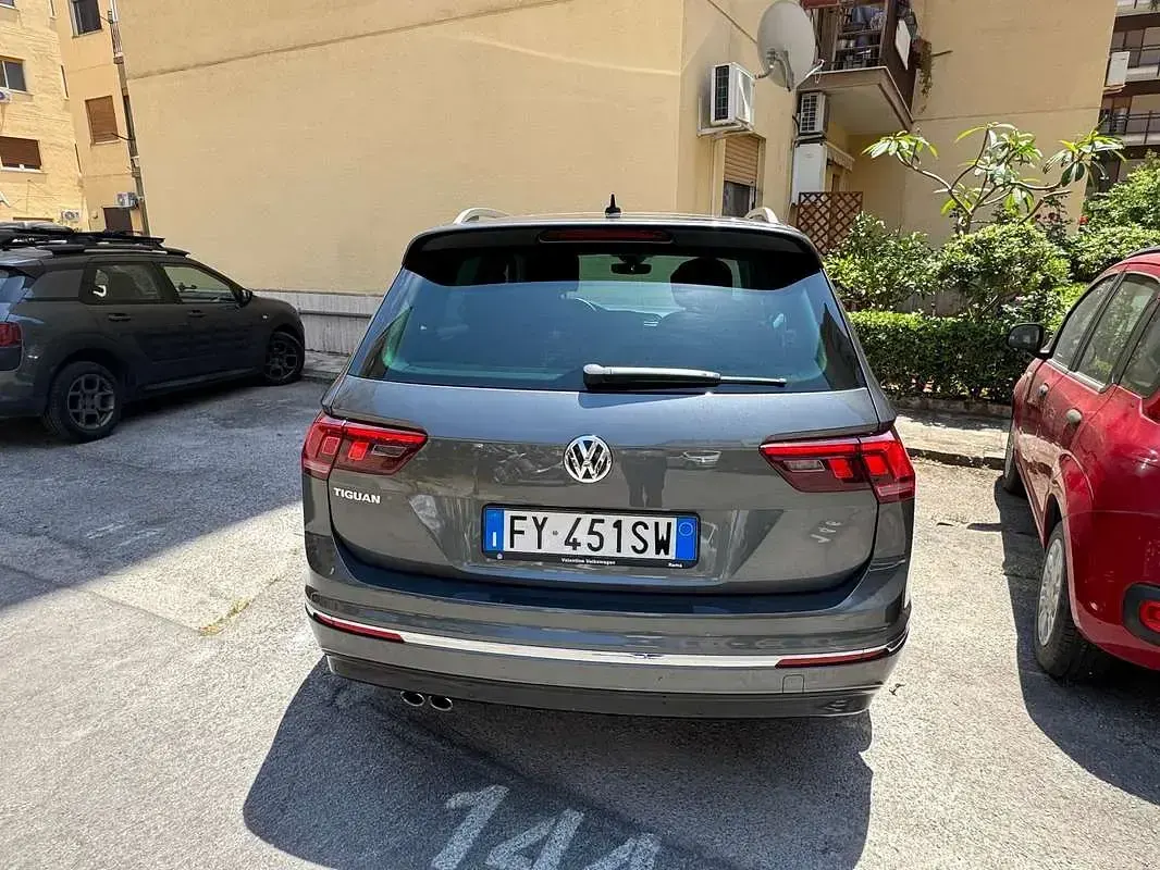 Usata VW Tiguan Sportline 131 CV (96 kW) 2019 Grigio SUV