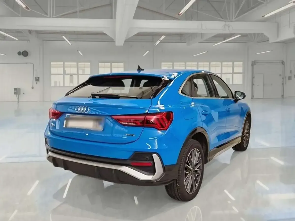 Usata Audi Q3 Sportback S-Line 200 CV (147 kW) 2023 Blu SUV