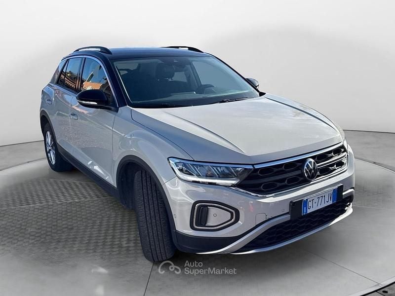 Usata VW T-Roc Life 150 CV (110 kW) 2024 Beige SUV