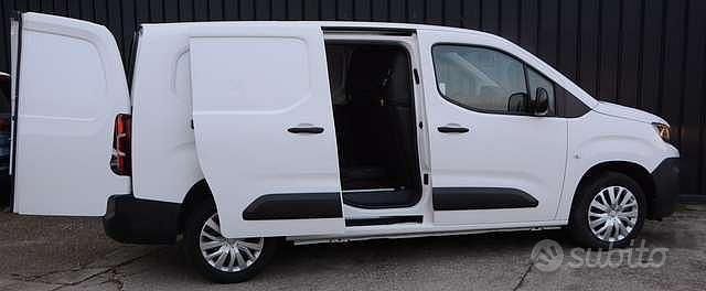 Usata Peugeot Partner Premium 99 CV (72 kW) 2022 Bianco Monovolume