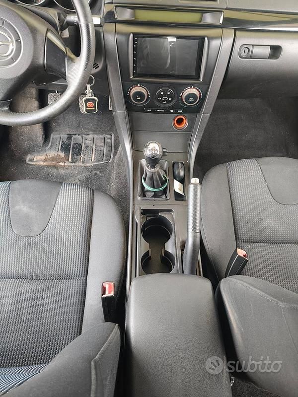 Usata Mazda 3 109 CV (80 kW) 2005 Grigio Berlina