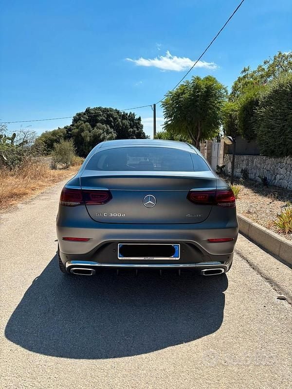 Usata Mercedes GLC300 Premium 245 CV (180 kW) 2023 Coupé