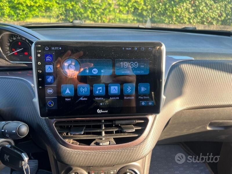 Bianco Usata 2015 Peugeot 2008 Active SUV | 7500 € (Super prezzo) - Immagine 1/4