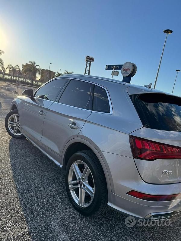 Usata Audi Q5 S-line plus 190 CV (139 kW) 2019 Grigio SUV