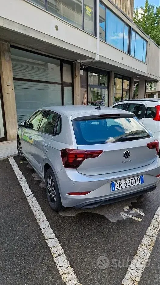 Begagnad VW Polo Life 90 HK (66 kW) 2023 Grå Halvkombi