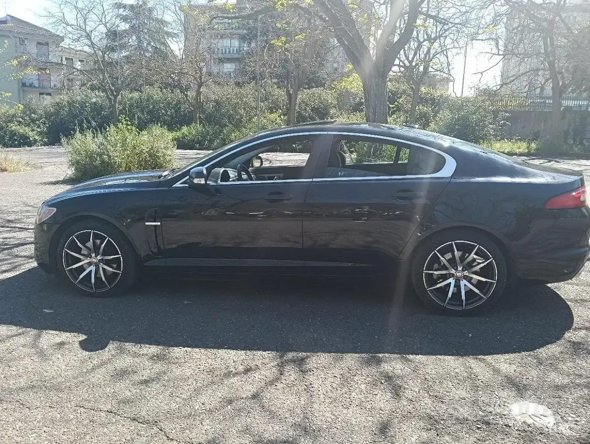 Usata Jaguar XF Premium Luxury 207 CV (152 kW) 2019 Nero Berlina