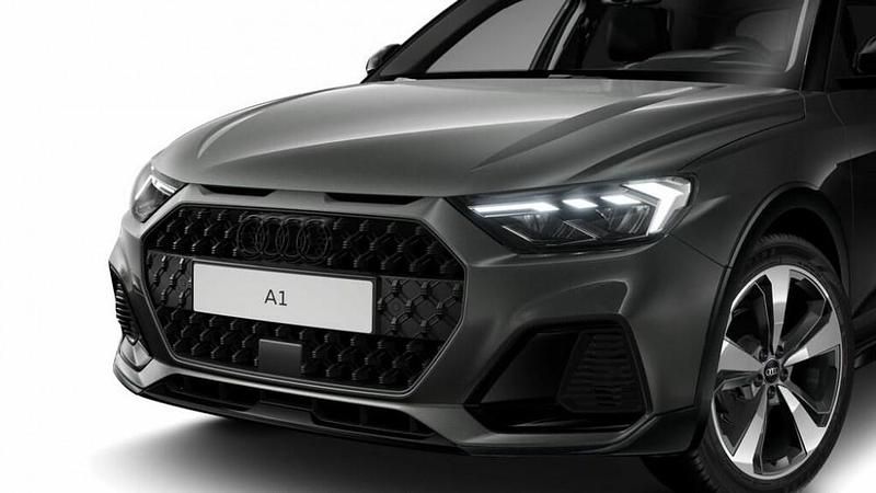Nuova Audi A1 150 CV (110 kW) 2026 Grigio chronos metallizzato nero mito me Berlina