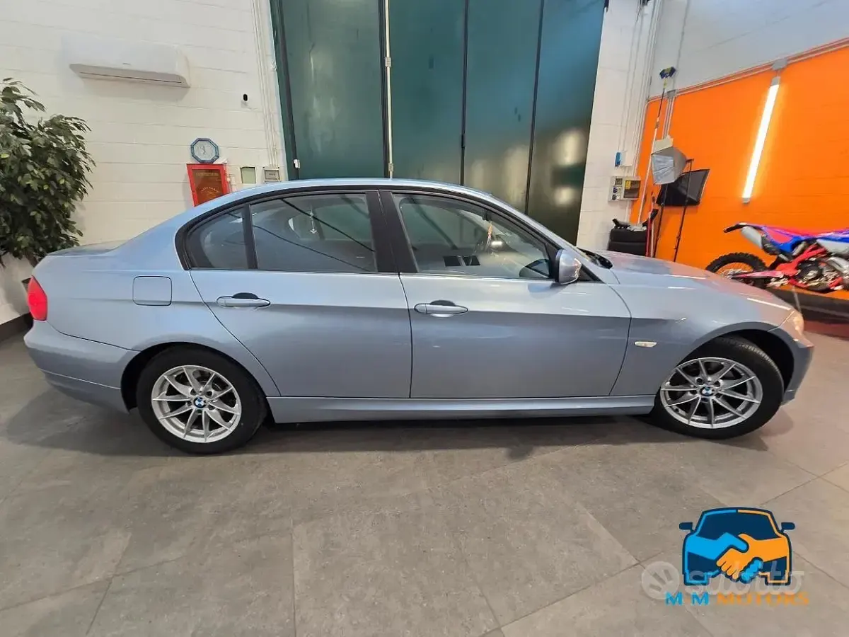 Usata BMW 316 116 CV (85 kW) 2011 Blu Berlina