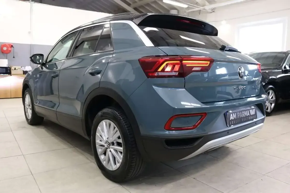 Usata VW T-Roc Style 150 CV (110 kW) 2023 Grigio SUV
