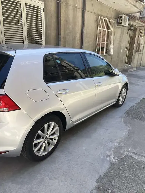 Usata VW Golf VII Highline 110 CV (80 kW) 2015 Grigio Berlina