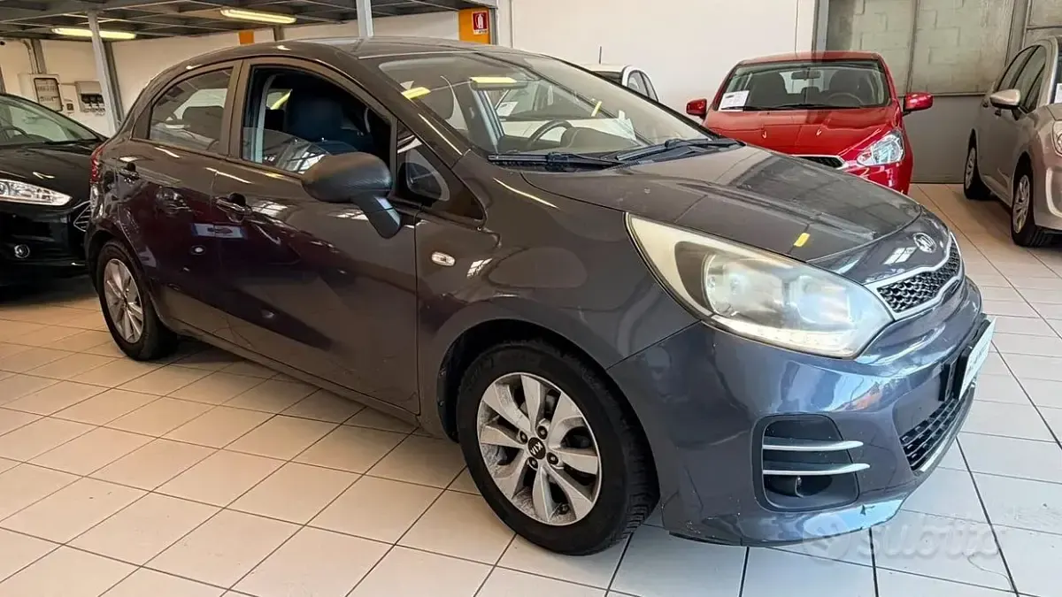 Usata Kia Rio 85 CV (62 kW) 2016 Grigio Utilitaria